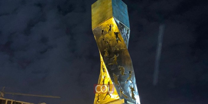 בניית והתקנת האנדרטה לזכר גיבורי מצור לנינגרד - בירושלים • צפו (צילום: בית המלאכה אדם סטיל)