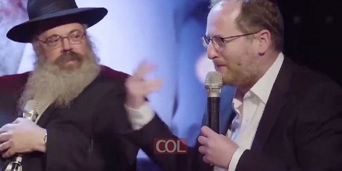 ר' ברלה שיינר חגג ביום שישי את יום הולדתו, כהרגלו בדוכן התפילין המפורסם ליד סניף אושר עד בלוד. צפו בקטע וידאו בו מספר העיתונאי ידידיה מאיר על התפעלותו מברל'ה ודוכן התפילין (מתוך המשדר המרכזי)
