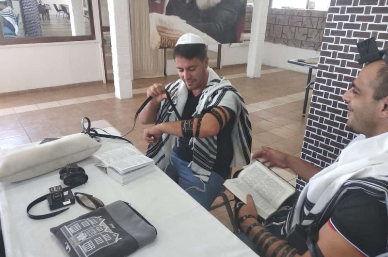 תפילין של בוקר: בתי חב