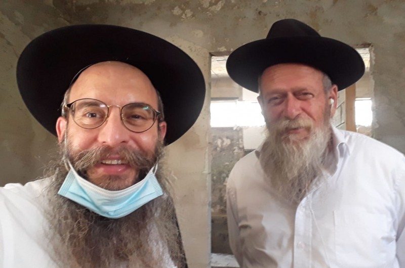 ביקור של חיזוק: בימים טרופים שעוברים על מוסדות חב