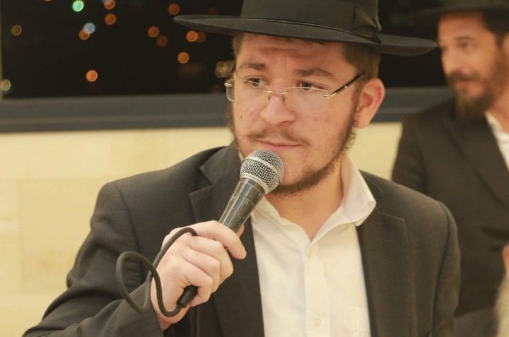 הוא רק בן 20 וכבר יש לו שורת טיפים לנואמים ותיקים ומנוסים