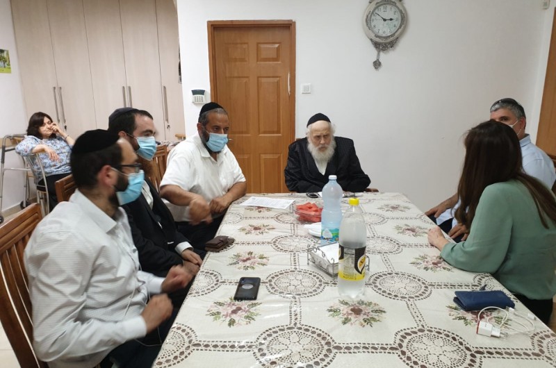 שרת התפוצות עומר יעקלביץ התקבלה בבית רבה של נחלת הר חב