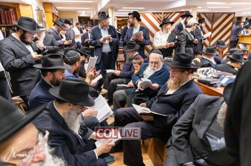 עידן קורונה? היכל 770 מלא מפה לפה במאות מתפללים באמירת מגילת איכה וקינות בליל תשעה באב