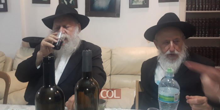 בברית שהתקיימה היום לבנו של ר' נתי פריז, חתנו של הרה