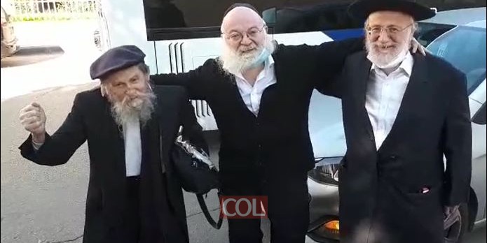 חג הגאולה ברחובה של עיר: הרב פתחיה ליפסקר, המשפיע מיכאל משולובין והרב הולצברג פוצחים בריקוד 'ואני אבטח בך' ברחובות נחלת הר חב