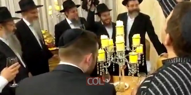 בבית הכנסת בלשוי ברוניא: שמחת הלחיים של החתן התמים מ