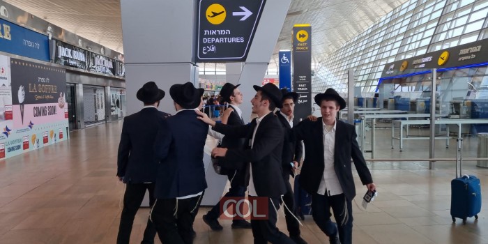 'טייערע ברידער': תמימים מאלעד רוקדים בדרכם לרבי