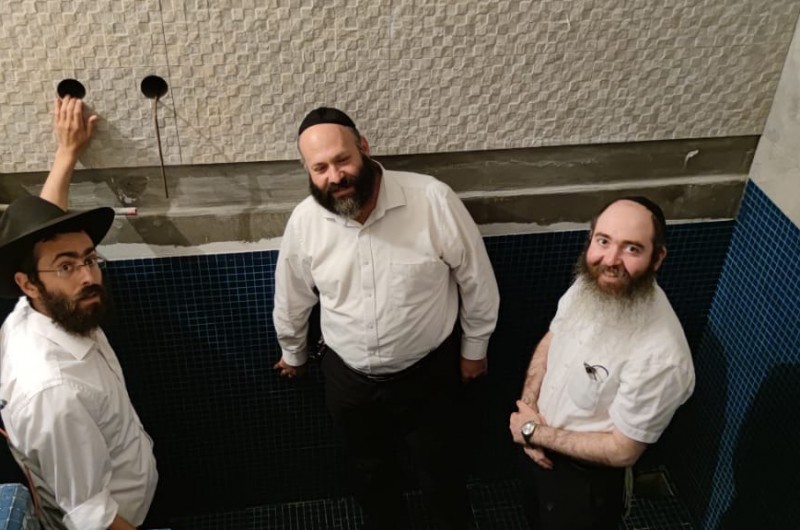 מקווה מפואר במזרח קייב; הרב מהארץ הגיע והתרשם • צפו