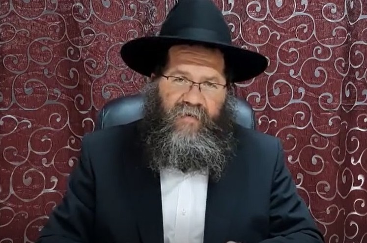 מה אוכלים בסעודה המפסקת ומתי מורידים את בגדי השבת?