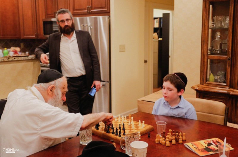 שחמט עם החוזר