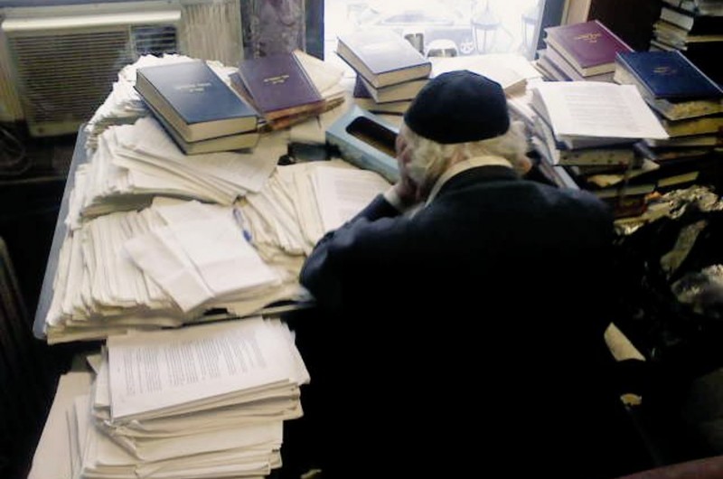 עיון בהררי מסמכים: רגעים מעבודת ה'חוזר'