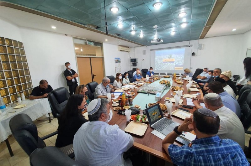 עם 74 מאומתים לקורונה: קרית מלאכי הוכרזה כעיר אדומה