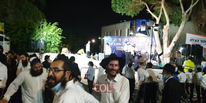 הזמר אוריה שיף עם הקלידן ישראל בש  הקפיצו מאות מתושבי נחלה בשמחת בישמחת בית השואבה ברחובה הראשי של נחל'ה בארגונו של הרב בומי, ועד נחלת הר חבד והמחלקה לתרבות יהודית בעיריית קרית מלאכי. צפו