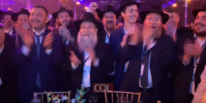 במעמד הרול קול המסורתי במהלך כינוס השלוחים העולמי קורא סיו