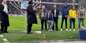 הדלקת נר רביעי של חג חנוכה באצטדיון בלומפילד ע