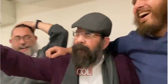 קבוצת 'לוד נוסעת לרבי' בראשות המשפיע הרב מיכאל טייב, בהתוועדות סוחפת אל תוך הלילה אמש, ליל שישי ומוצאי ה' טבת. צפו