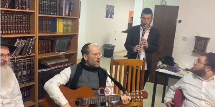 אהרן רזאל הגיע לשמח בכפר חב
