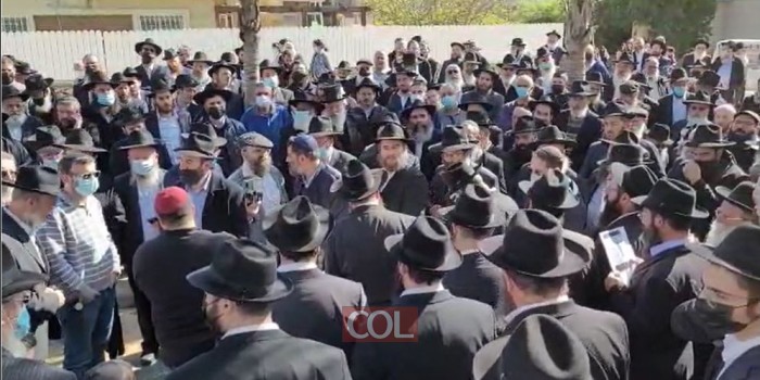 אמירת ה'קדיש' בהלוויית הרה