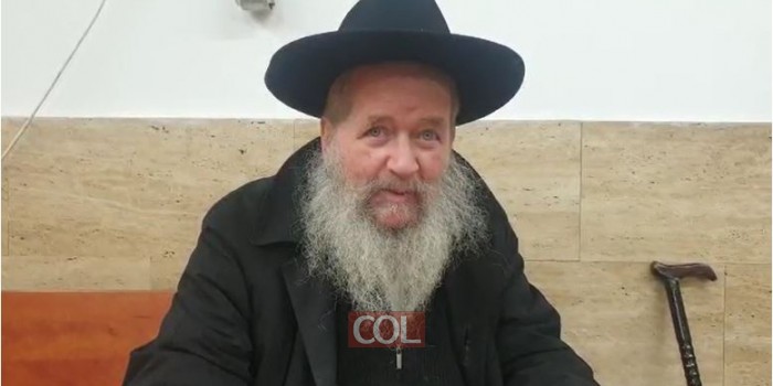 מדוע מדות הארון היו אמה וחצי ולא באמות שלמות כמו שאר הכלים? הרב אברהם אבא ברוק בדבר חידוד קצר על פרשת תרומה, בסיום שיעור הדף היומי של הרב בצלאל מזרחי בנחל'ה. צפו