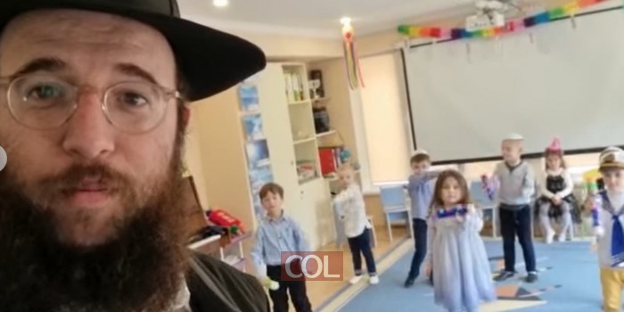 אחרי שהבריח את משפחתו אל ארץ ישראל מפני הסכנה - חזר שליח חב