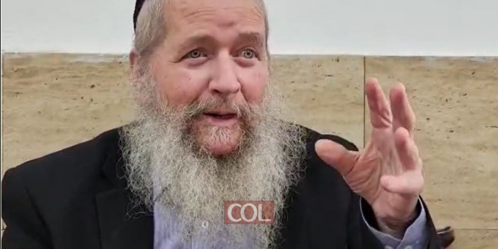 הרב אברהם אבא ברוק ברעיון נפלא על האיסור החמור לא לקלל חרש, הוא הרי לא שומע? בסיום השיעור בדף היומי של הרב בצלאל מזרחי מנחל'ה. צפו: