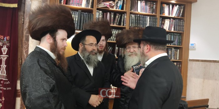 האדמו''ר מהרי''ב מנדבורנא שליט''א התארח בשבת בכפר חב