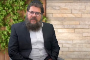 הרב שניאור אשכנזי ואסף ליברמן מוצאים את המשותף