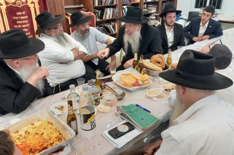 בהשתתפות רבים מעולי אוקראינה: התוועדות י
