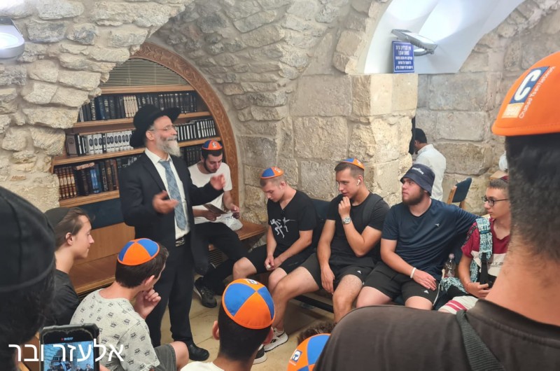 במסע של 'חב