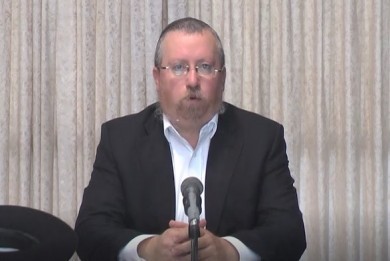 בין המצרים - מטות: מקל השקד שהופך מר למתוק | וידאו