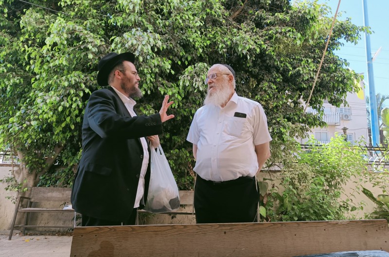 ביוזמת מספר אברכים בשכונת חב״ד בלוד יחד עם המרא דאתרא הרב ברוך בועז יורקוביץ׳, הושק קמפיין הקורא לאברכים להצטרף לכולל ערב ללימוד של שעה אחת בליל שישי