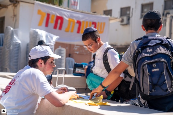 מילדים רכים לחיילים נחושים: גן ישראל ארץ הקודש נפתח