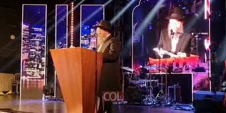 הרב הראשי ללוד הרב שמעון מאיר ביטון, עורך את הסיום במעמד סיום הש