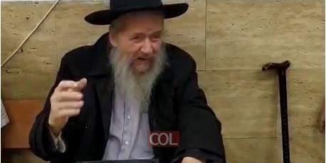הרב אברהם אבא ברוק ברעיון נפלא לפרשת בראשית: מברכים זוג צעיר שיהיו כמו אדם וחווה: כמו שאז לא הייתה לאדם הראשון עוד אישה, כך שאתה תסתפק באשה אחת. בסיום השיעור בדף היומי של הרב בצלאל מזרחי מנחל'ה. צפו: