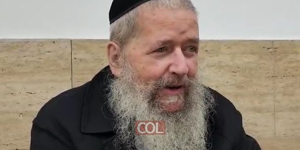 הרב אברהם אבא ברוק ברעיון נפלא לפרשת תולדות: איך עשיו מכר את הבכורה? הרי זה דבר שלא בא לעולם? הרעיון נאמר בסיום השיעור בדף היומי של הרב בצלאל מזרחי בנחל'ה. צפו