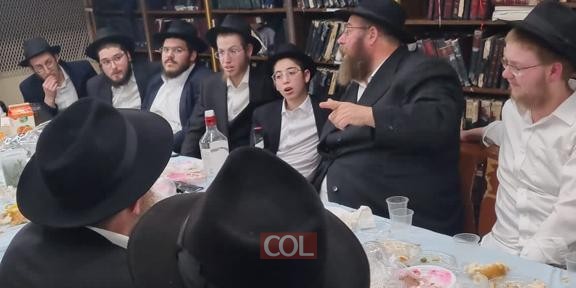 מדוע השליח במצפה רמון הרב צבי סלונים לא עולה לתורה בבית כנסת לא חב