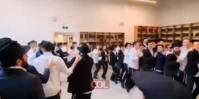 כ-120 תלמידי הישיבה קטנה במוסקבה, המריאו לחצרות קודשנו לאחר מבצע לימוד מושקע שנמשך כחצי שנה. טרם היציאה, השתתפו בהתוועדות חסידית עם ראש הישיבה הרב לרמן וראש הישיבה לשעבר הרב קליין 
