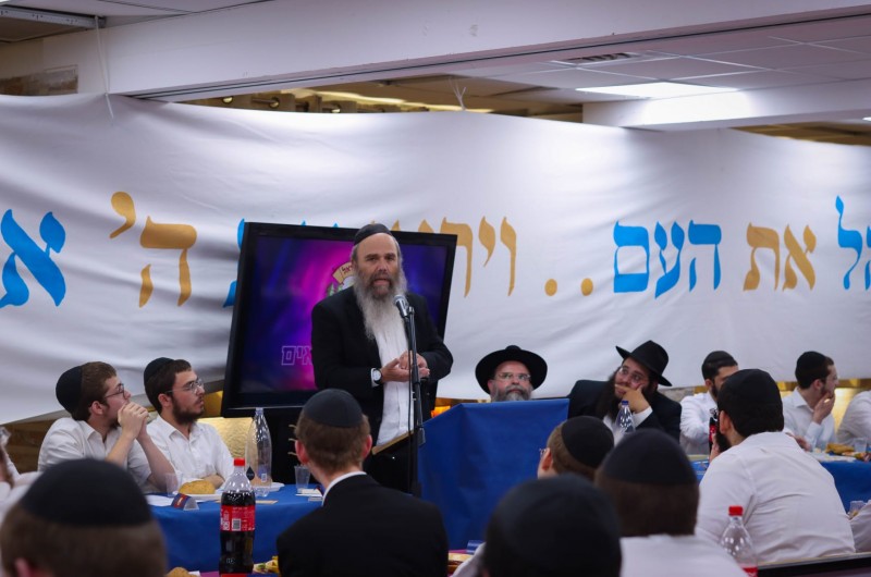 אסיפת היערכות לצוות קעמפ ומיני קעמפ גן ישראל כפר חב''ד 