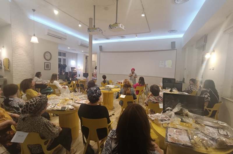 בפתח תקווה הצדיעו למתנדבות של 'שפרה ופועה' בערב הוקרה