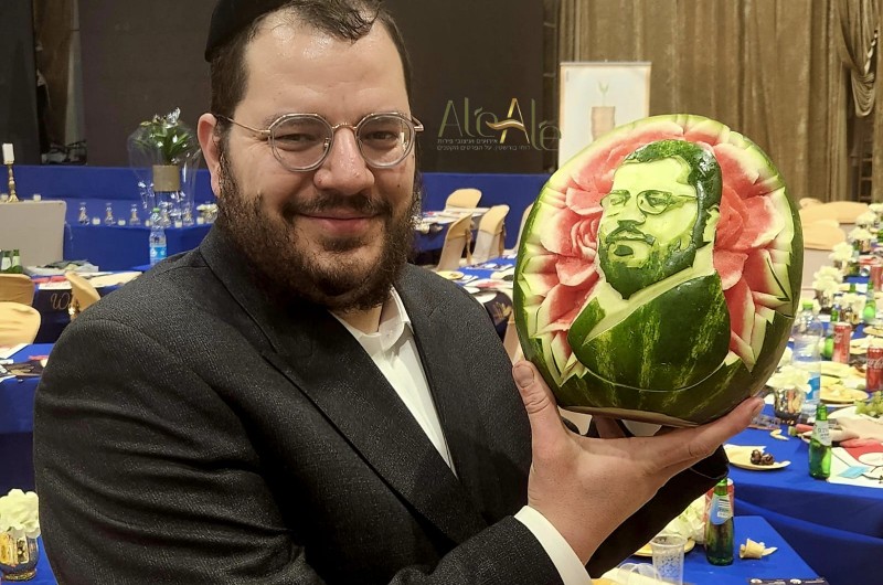 העיתונאי החב