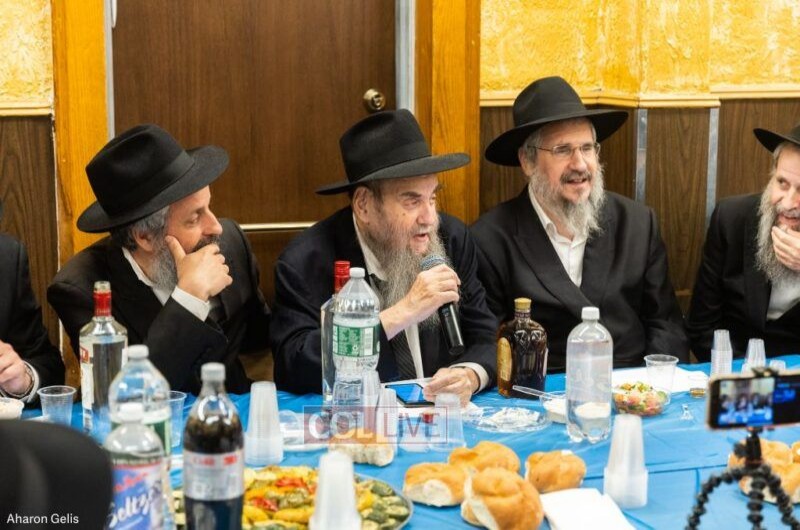 ב'זאל הקטן' התכנסו לציון ה'שלושים' של הרב הארליג ע