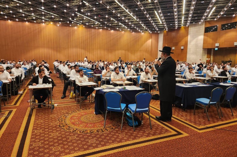 הרב הראשי לישראל, הגאון הרב דוד לאו ביקר במתחם הבחינות של הרבנות הראשית בבנייני האומה בירושלים: 