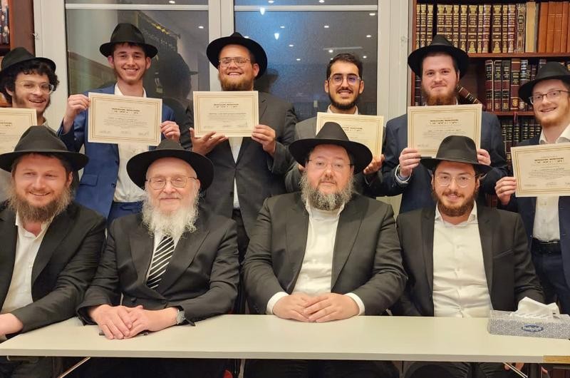 לראשונה בריביירה הצרפתית: קבוצת תלמידים הוסמכה לרבנות 