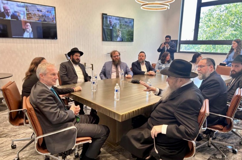 מה חיפש נשיא העצרת הכללית של האו״ם במרכז חב״ד העולמי?