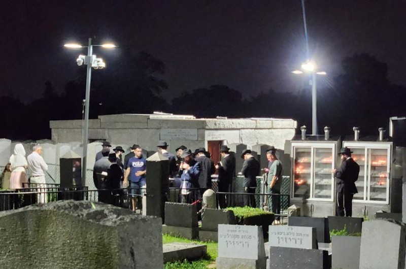 אֵין לָהּ מְנַחֵם: קריאת 'איכה' בסמיכות לציונו הקדוש של הרבי