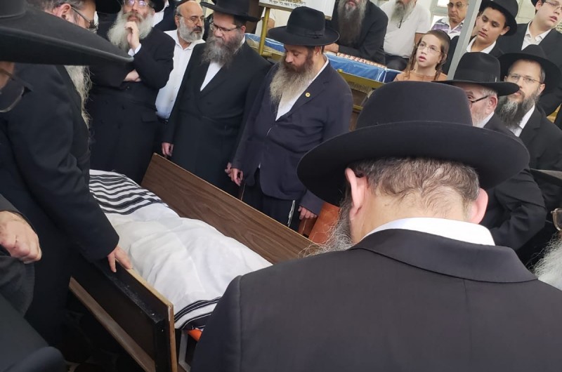 מאות חסידי חב