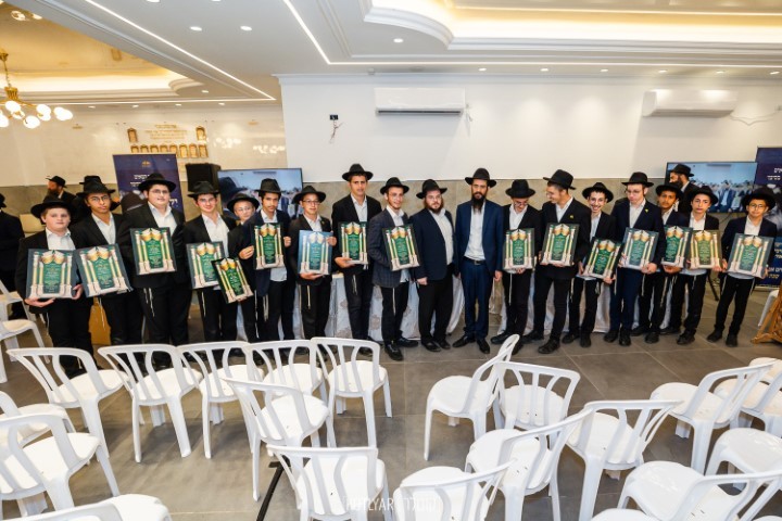 ש