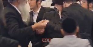 ריקוד 'מצווה טאנץ' של הסבים עם החתן, אמש בחתונת איש התקשורת יששכר בער זלמנוביץ עב