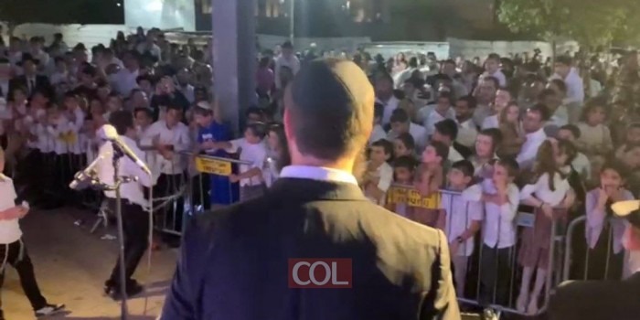  הזמר ר' שמחה פרידמן מרקיד את ההמונים ברמת בית שמש בארגונו בית חב