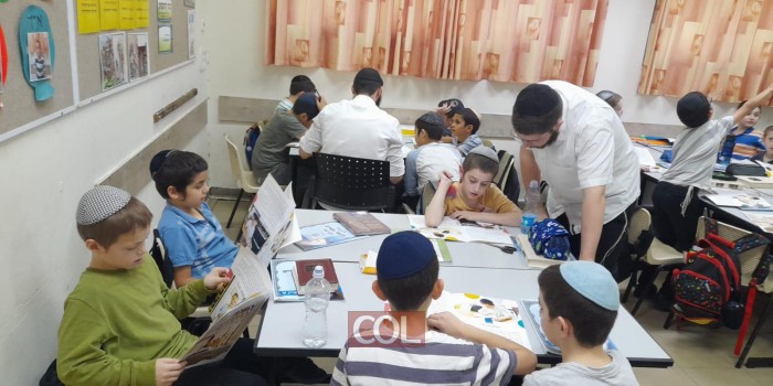 מפי עוללים וינקים: פעילות הפנסאים בכפר חב״ד במתכונת מיוחדת בעקבות מלחמת חרבות ברזל ומתקיימת במתחם החיידר בסמיכות למרחבים המוגנים. צפו